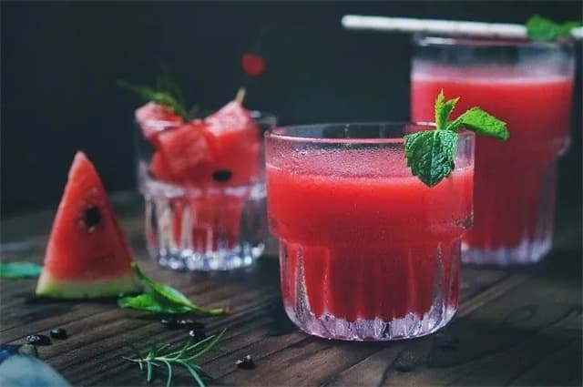 吃瓜群QQ群免费爆料:8分钟直播翻车,那个“假人设”终于崩了!