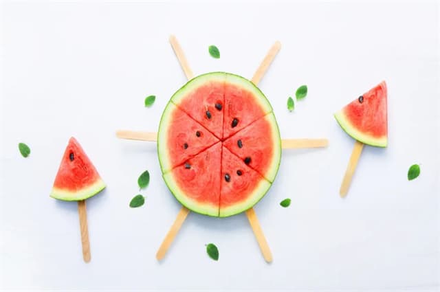 吃瓜qq群群号在线追踪·13分钟直播翻车全过程,看女星表情大翻车!